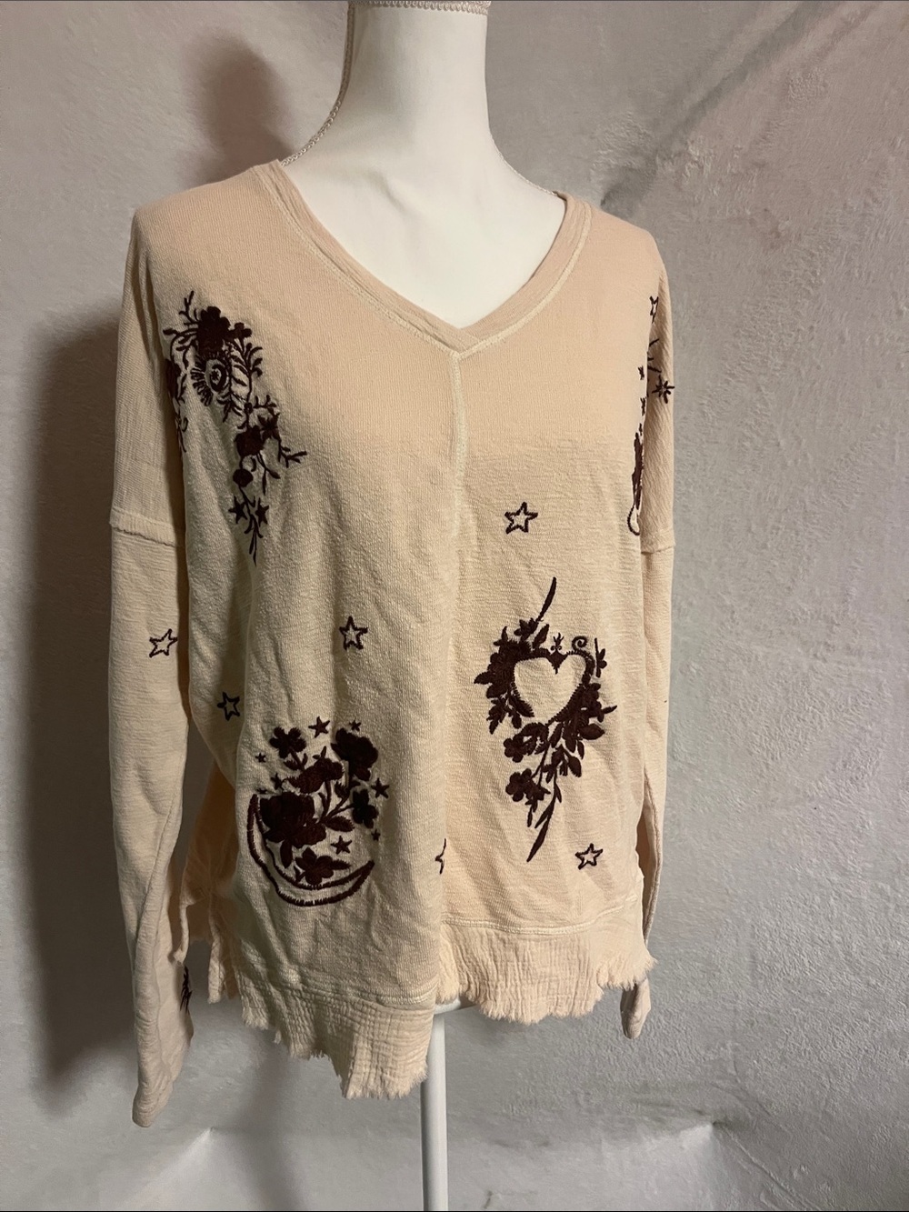 Cream V-Neck Heart & Floral Knit Sweater